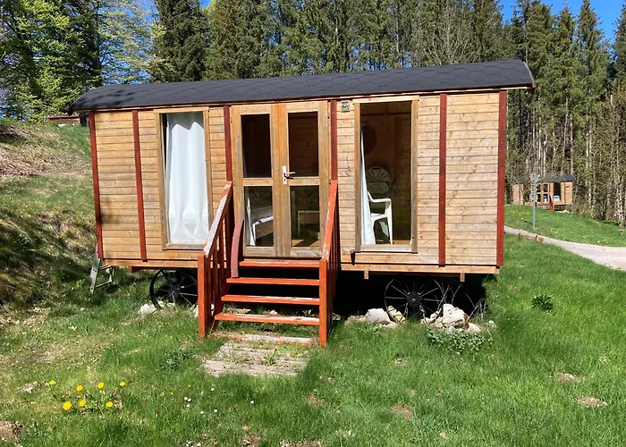 Camping-Chalets La Faviere