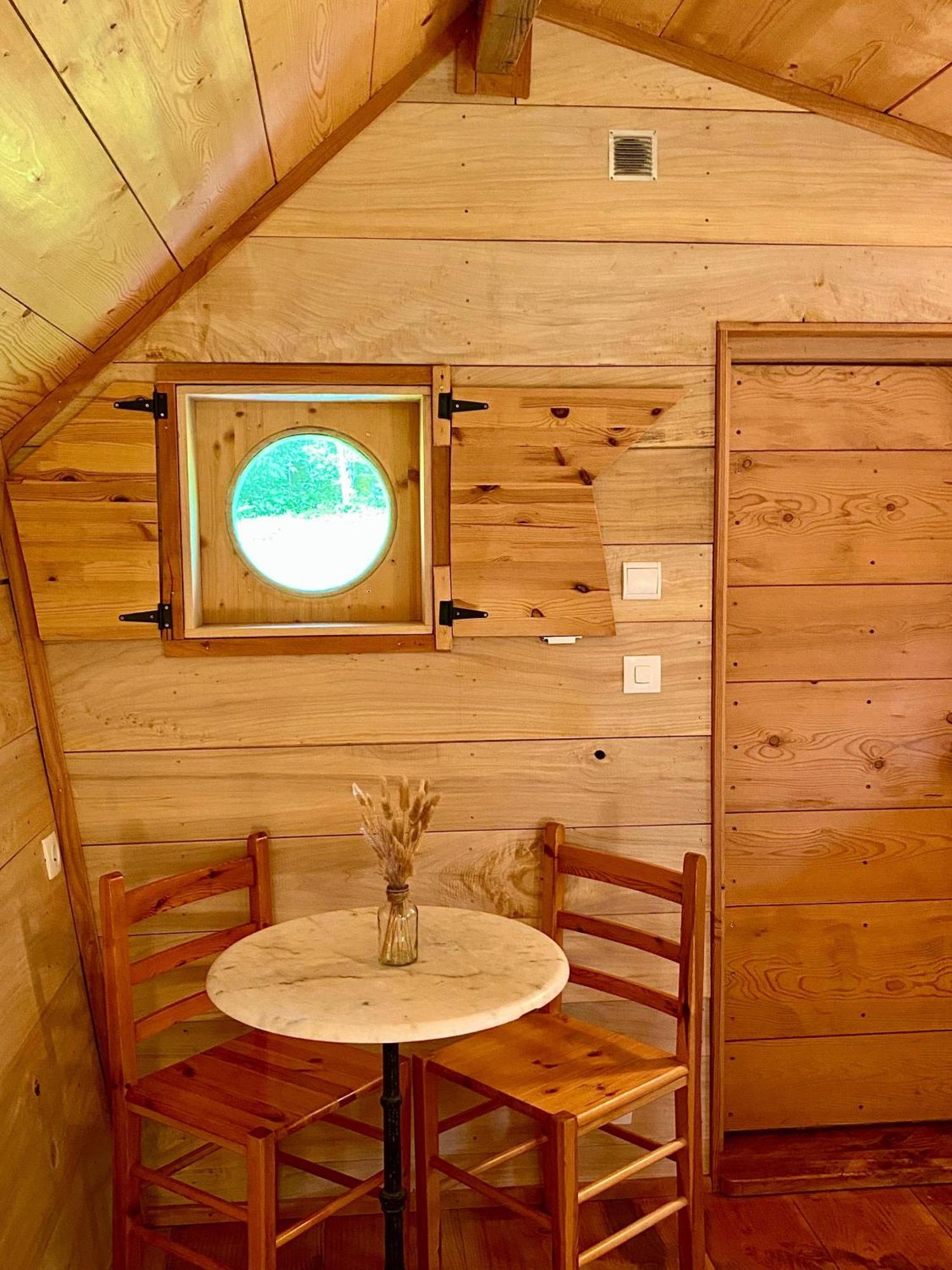 Camping-chalets La Faviere Camping Lac des Rouges Truites