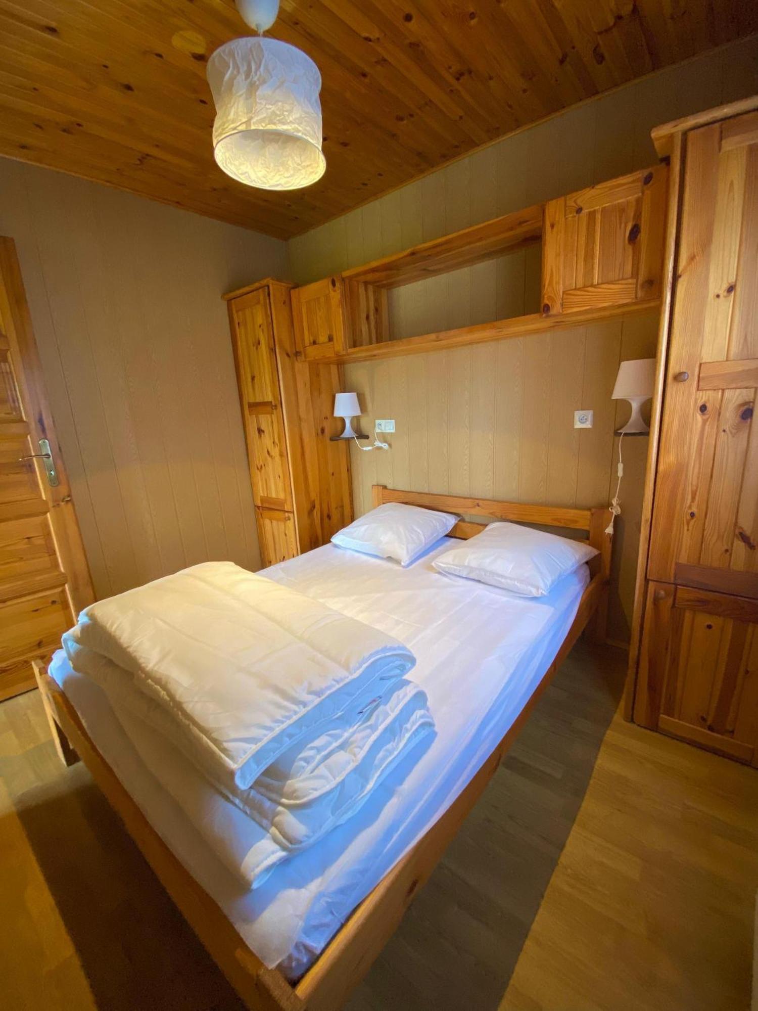 Camping Camping-chalets La Faviere Lac des Rouges Truites