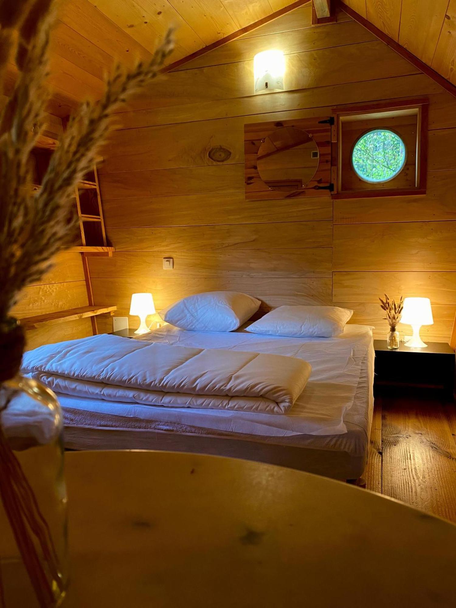 Camping-chalets La Faviere 2*